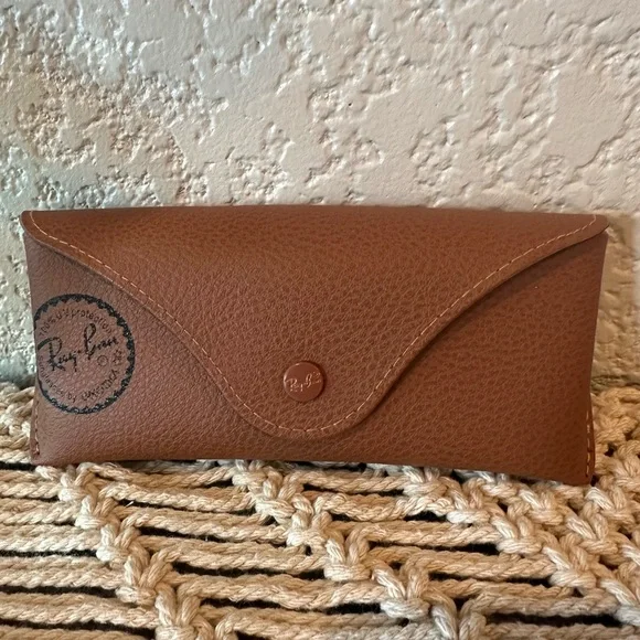 Ray Ban Polarized Classic Gold Framed Aviator Sunglasses - Picture 11 of 14